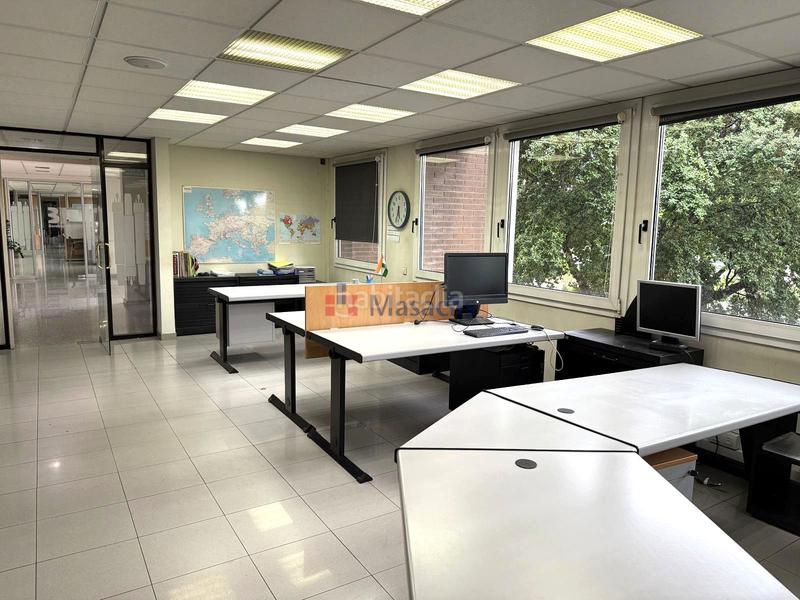 Foto 28f89879-bfec-4381-9400-59e4ae35ed33. Industrial building in Polígon Industrial Santa Margarida Terrassa