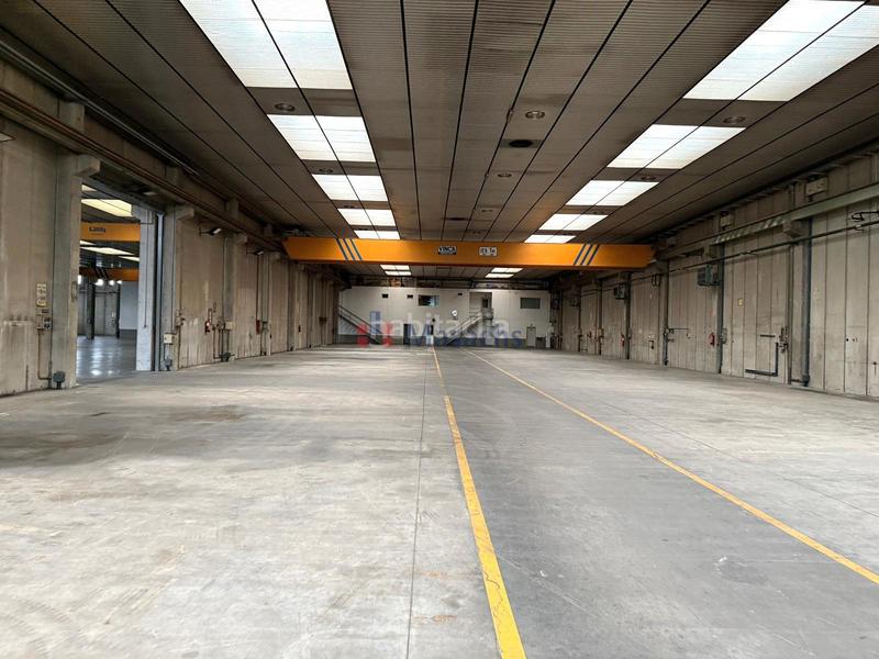 Foto 8feec394-b7e3-45e8-b470-2fa15d2304f9. Industrial building in Polígon Industrial Santa Margarida Terrassa