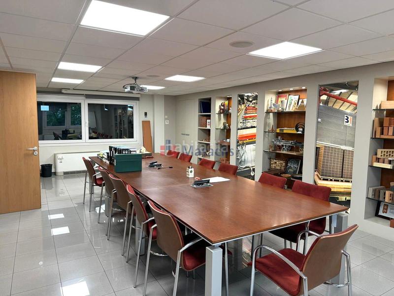 Foto b369e5ec-f033-4787-949a-eceba8c7fd4d. Industrial building in Polígon Industrial Santa Margarida Terrassa