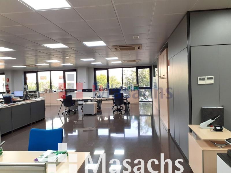 Foto 0d3fe717-b051-40bc-bd3c-9a7e91b504a2. Affitto capannone industriale in Granvia LH Hospitalet de Llobregat (L´)