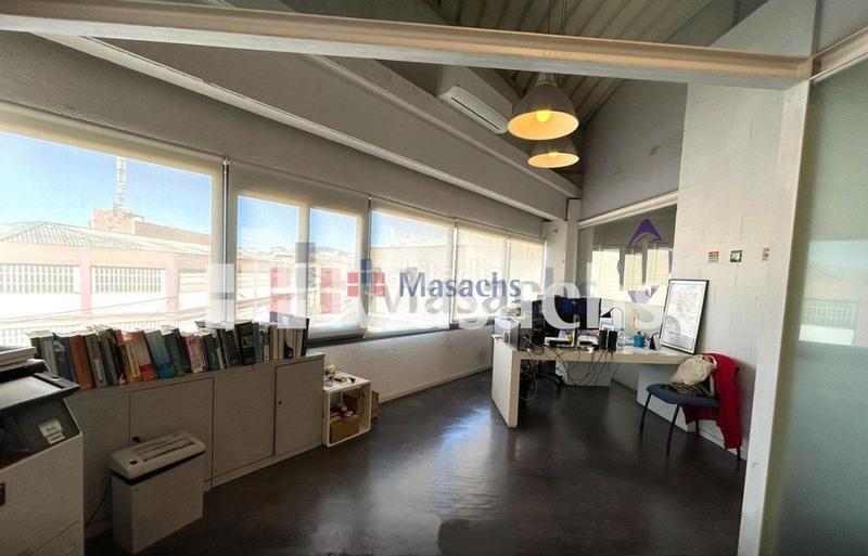 Foto 567d9b59-282f-4e1a-bbbe-e86d0f6b1f32. Bâtiment à usage industriel dans Gràcia Sabadell