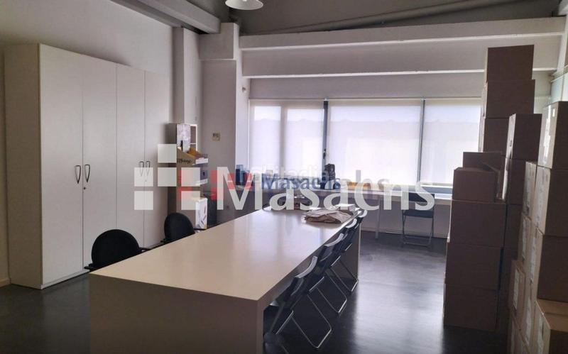 Foto 92b692a4-59fa-4dba-b35f-c3c8f35e9dd2. Bâtiment à usage industriel dans Gràcia Sabadell