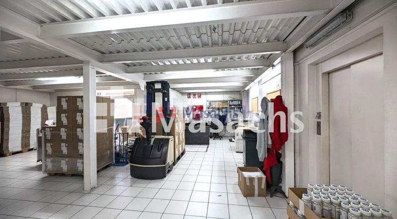 Foto b6fd2718-a425-4bac-bfc3-1d75873c429b. Bâtiment à usage industriel dans Gràcia Sabadell