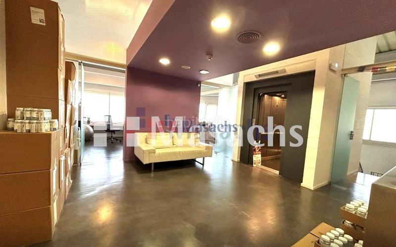 Foto d7c17eaf-fd49-4349-b1cd-87ab8a9b5c85. Bâtiment à usage industriel dans Gràcia Sabadell