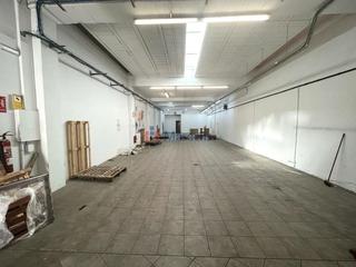 Lloguer Nau industrial a Zona Nord. En rubí