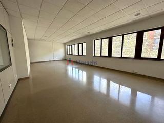 Lloguer Oficina a El Pedró. Oficina en alquiler en cornellà de llobregat, con 90 m2 y 1 aseo
