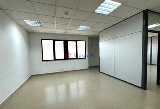 Lloguer Oficina a El Pedró. Oficina en alquiler en cornellà de llobregat, con 106 m2 y 1 ase
