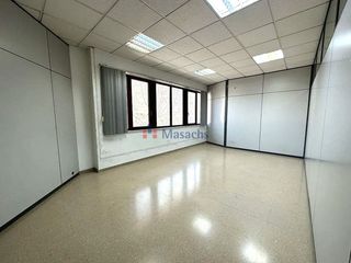 Lloguer Oficina a El Pedró. Oficina en alquiler en cornellà de llobregat, con 106 m2 y 1 ase