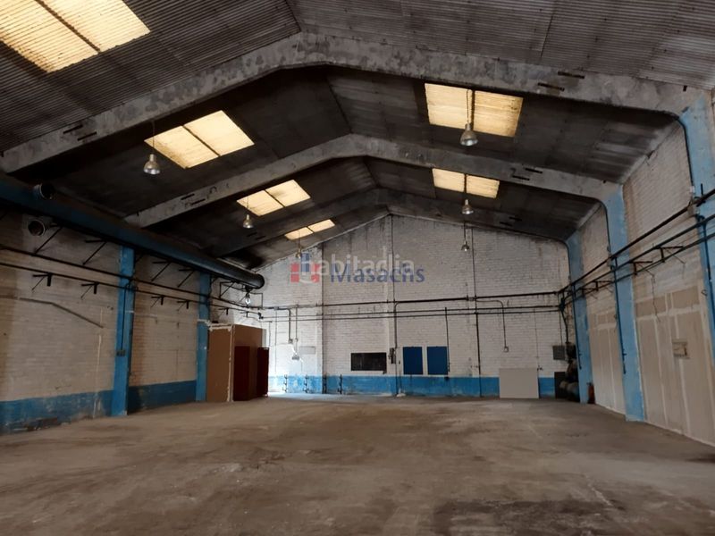 Foto c08821b3-82e7-463e-ae92-d3076a7e2109. Nau industrial a Torà