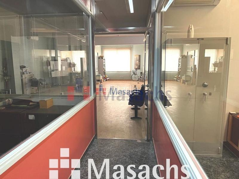 Foto 389f48dc-6811-4e2b-875d-8995d5f91fea. Nau industrial a Centre Rubí