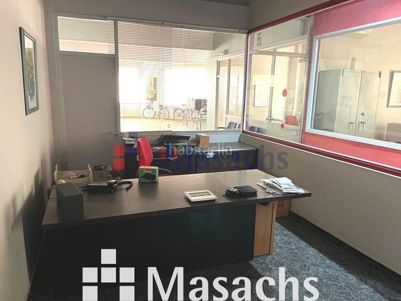 Foto c198c64d-cd9c-4013-9250-f30a16be51f7. Nau industrial a Centre Rubí