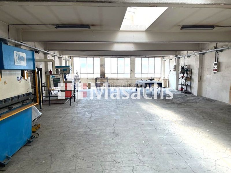 Foto d1c361e1-7d15-42a7-acbc-ab6974502ee0. Nau industrial a Centre Rubí