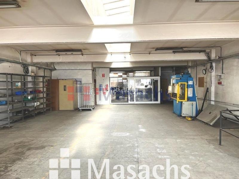 Foto ddf3db1c-8021-44b1-8abc-ce18eb57d61f. Nau industrial a Centre Rubí