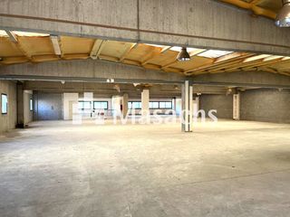 Rent Industrial building in Zona Nord. En rubí