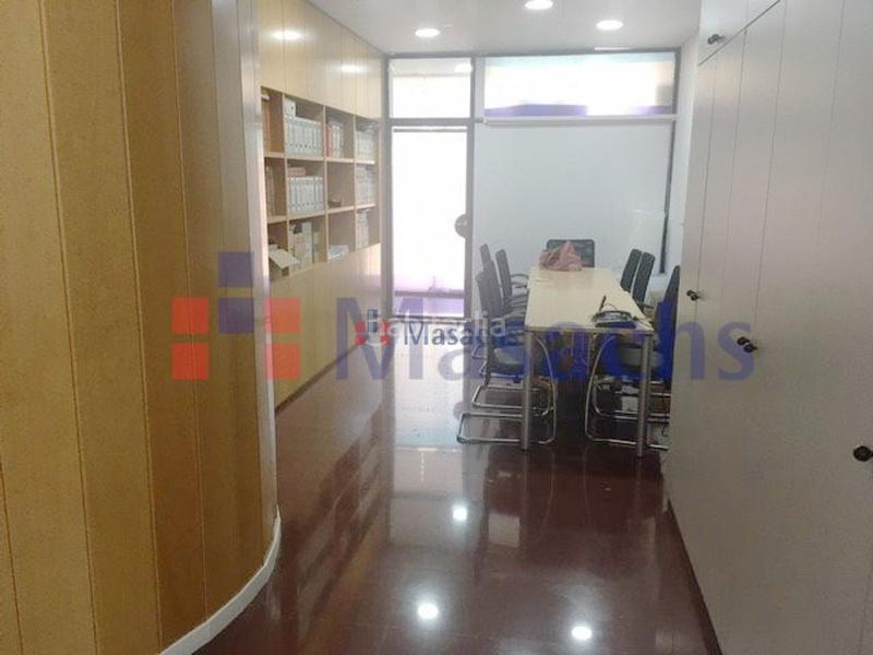Foto f0a4ed7c-cb3d-47c8-8f90-966ee6674995. Miete büro in Hostafrancs Barcelona