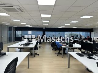 Location Bureau à Taialà - Germans Sabat. En girona