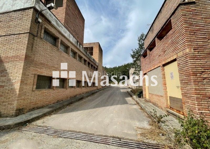 Foto 5106da6d-b2f6-41ff-bea9-49b158dd5b0e. Nau industrial a Vilada