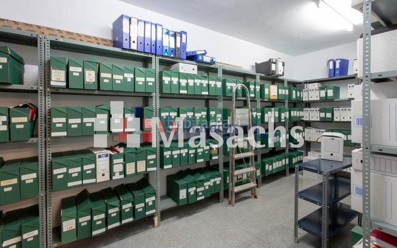 Foto 05bd4422-8ea5-48ab-877f-1fae808218ab. Location local commercial dans Barri del Centre Terrassa