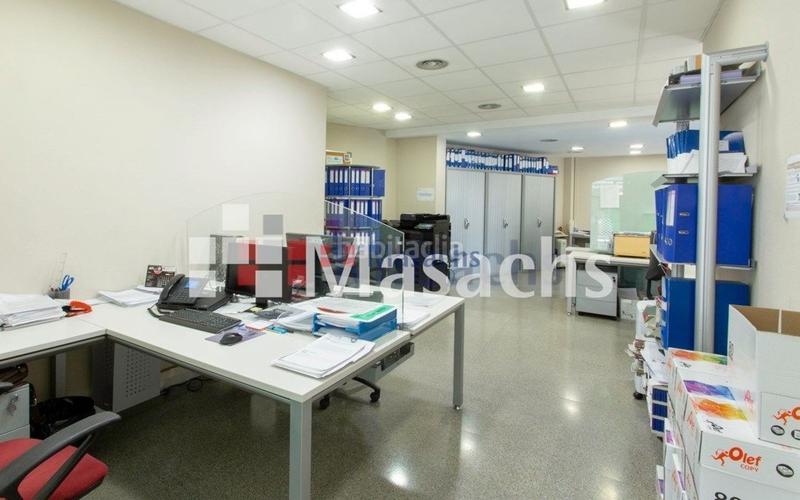 Foto b391a4c0-42cd-4c27-9f33-7ac0df5ac761. Location local commercial dans Barri del Centre Terrassa