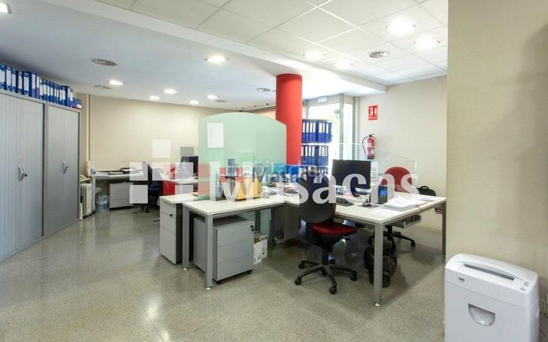 Foto cc0e7286-9a3c-4e74-8558-d5589327ae5f. Location local commercial dans Barri del Centre Terrassa