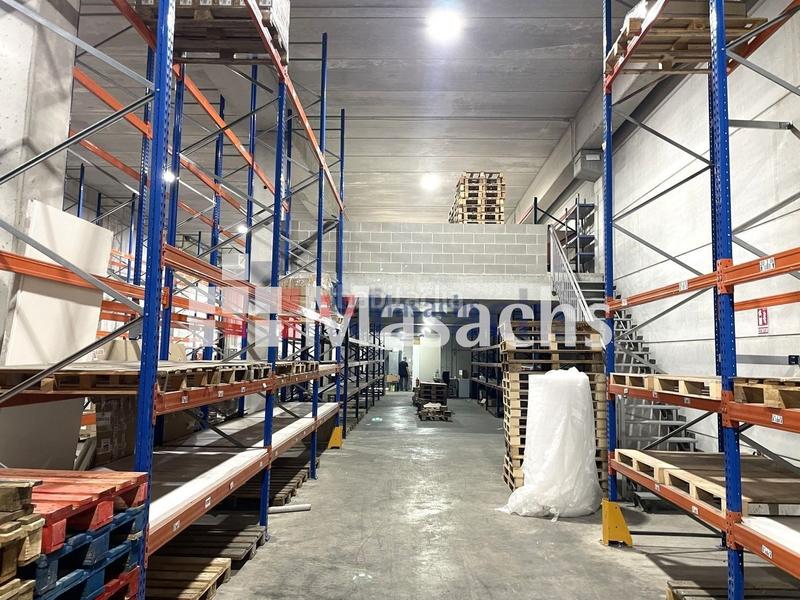 Foto 44718e3d-0005-47d7-bab8-79a37c2d2e77. Nave industrial en Ca n'Aurell Terrassa