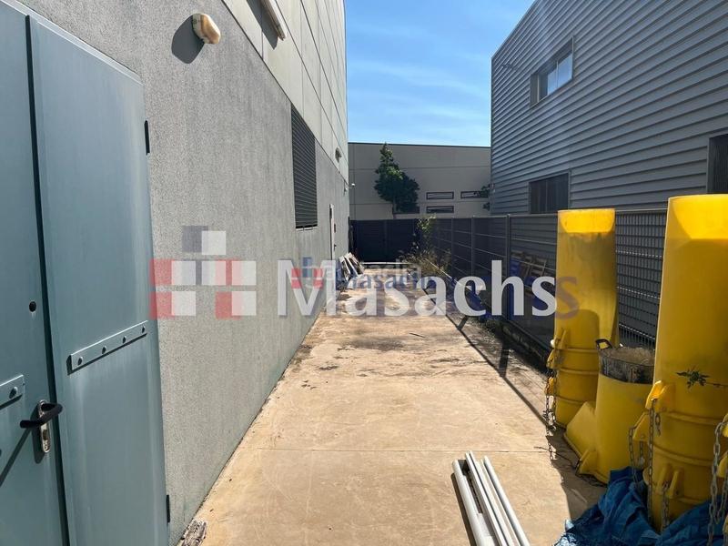 Foto 5cb55c3b-0cad-48a9-9b49-1e0e7803243a. Capannone industriale in Bonavista Badalona