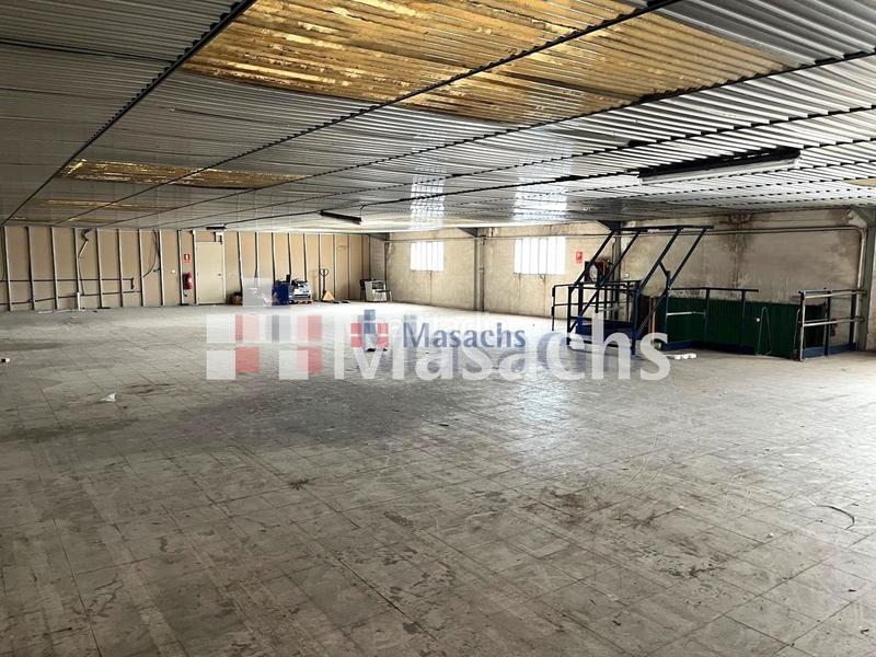 Foto e54b9d0e-141f-45e8-9951-9122bf228590. Industrial building in Palau-solità i Plegamans