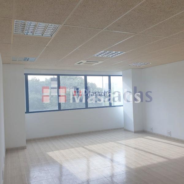 Foto 91c0da0c-f268-4c33-a943-a802aeadb048. Alquiler oficina en girona en Sant Gregori