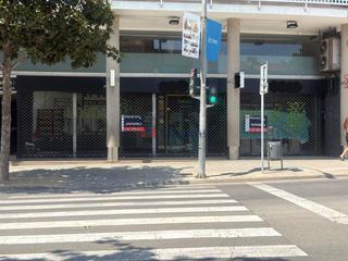 Location Local commercial à Vallparadís - Antic Poble de Sant Pere. En terrassa