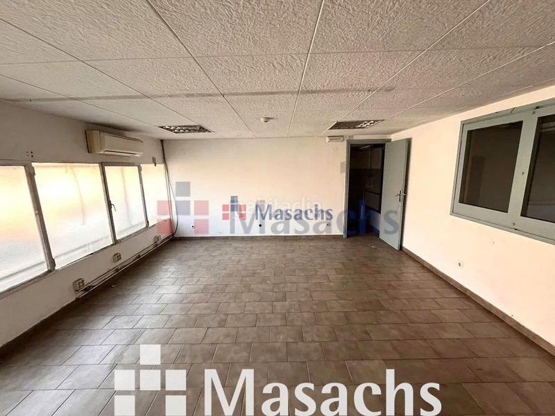 Foto e467ed0a-d269-42fc-9d3a-ab97e982f5a9. Location bâtiment à usage industriel dans Gràcia Sabadell