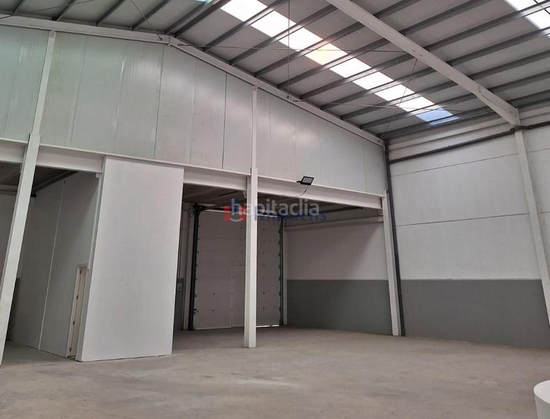 Foto bdc68d2b-31d2-4a87-9f75-852f11c5b91b. Nau industrial a Las Castañeras - Bulevar Arroyomolinos