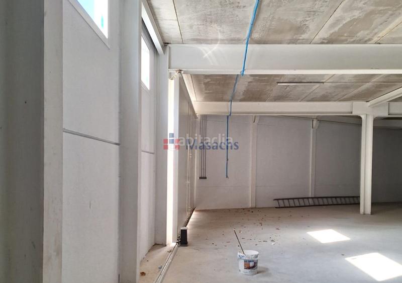 Foto f9bc8d6e-a8ce-4a78-9cba-2cfc9a8087af. Nau industrial a Las Castañeras - Bulevar Arroyomolinos
