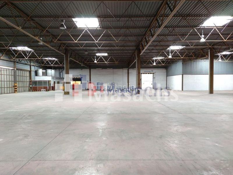 Foto d6788318-5690-4f6c-bde6-9ee1a74fcf79. Bâtiment à usage industriel dans Domeny Girona