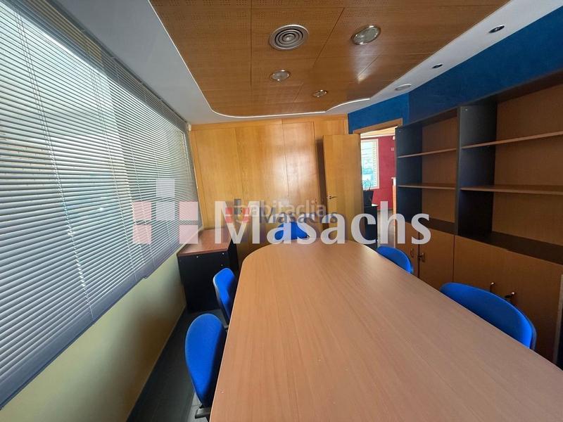 Foto 0d071861-58ad-4e1d-ab92-1a16d4c5f697. Lloguer local comercial a Progrés Rubí