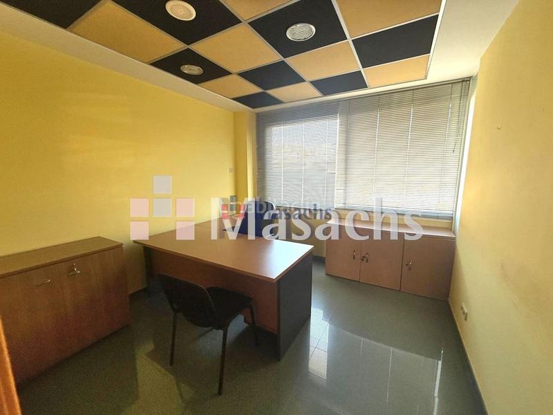 Foto 20717aed-a64a-4e19-a297-6f30a8a53a1e. Lloguer local comercial a Progrés Rubí