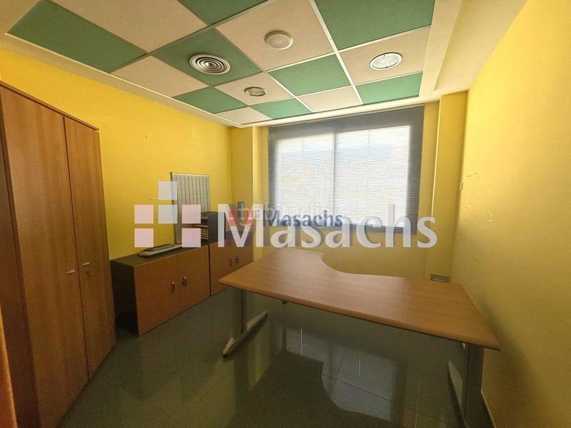 Foto 475ffb02-e9bf-49dd-a7dd-10e0307aa32b. Lloguer local comercial a Progrés Rubí