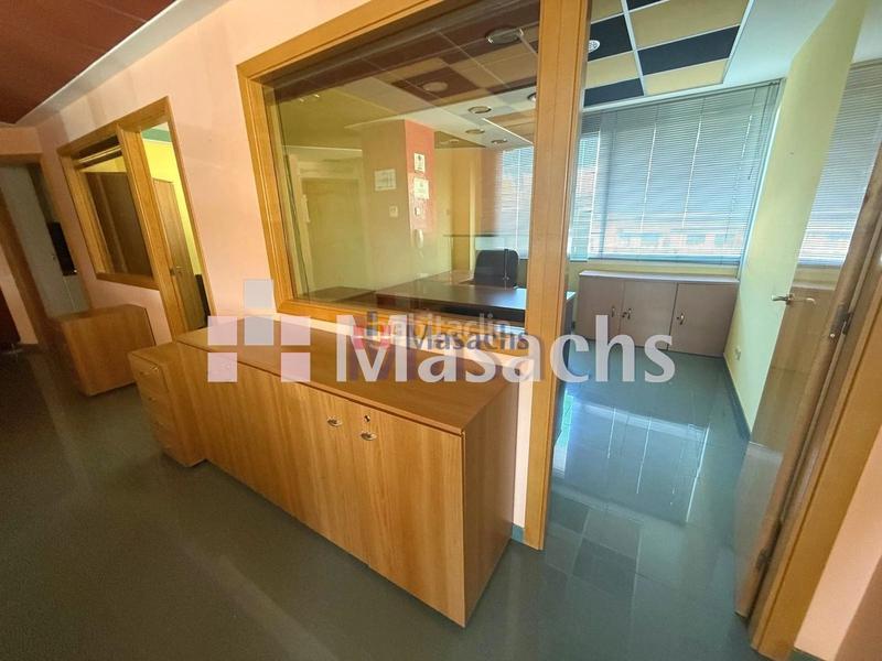 Foto 5032a601-2602-474f-ba6c-00b9f357538e. Location local commercial dans Progrés Rubí