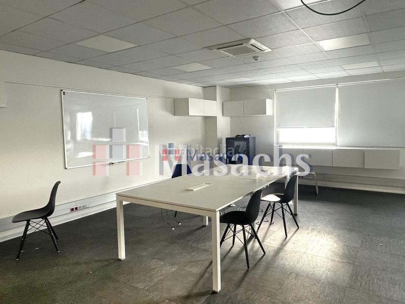 Foto abc1f198-984e-4751-85a3-ee2073af02f7. Location bâtiment à usage industriel dans Centre-Eixample-Can Llobet Barberà del Vallès