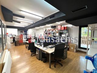 Office space in La Serreta. En rubí