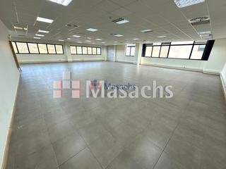 Location Bureau dans Can Roses. En rub
