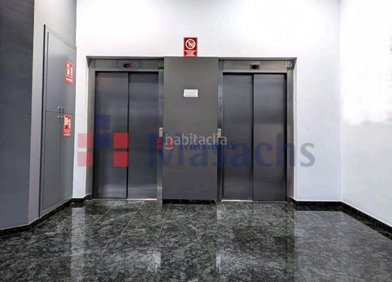 Foto eff89917-eb11-4ac0-bf93-44369dc90017. Lloguer oficina a Can Roses Rubí