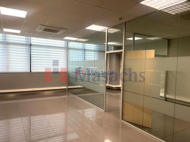 Foto 56ebd00e-f6d1-4b1e-be1d-7b0c88fee473. Rent office space in Can Roses Rubí