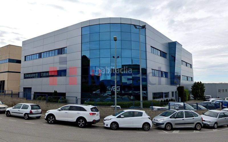 Foto 1c3297de-4920-4d20-bc15-65dcc80fdb0c. Lloguer oficina a Can Roses Rubí