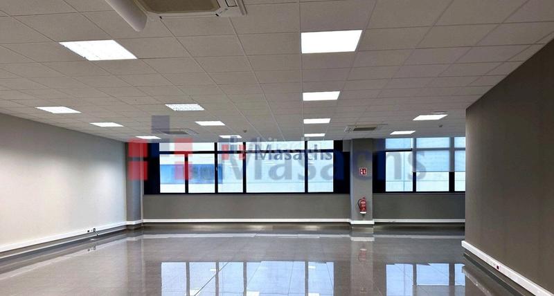 Foto ff85d63f-723e-4876-b237-3a738b386f04. Lloguer oficina a Can Roses Rubí