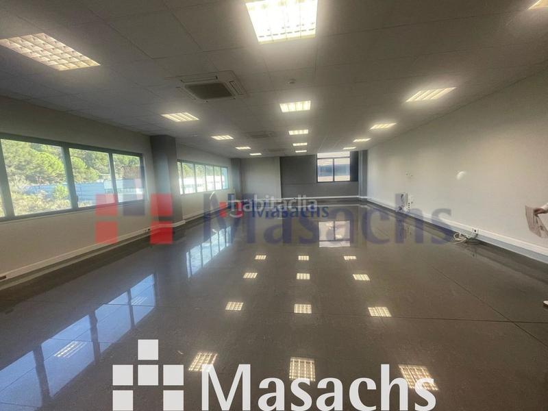 Foto ad3500d2-9cca-4f6c-877e-b14a212a19dc. Affitto ufficio in Can Roses Rubí