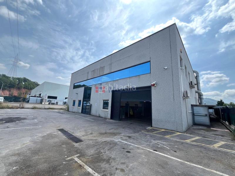 Foto c52a1fee-927c-45f8-8a5d-04b057eff0bf. Affitto capannone industriale in Can Vallhonrat Rubí