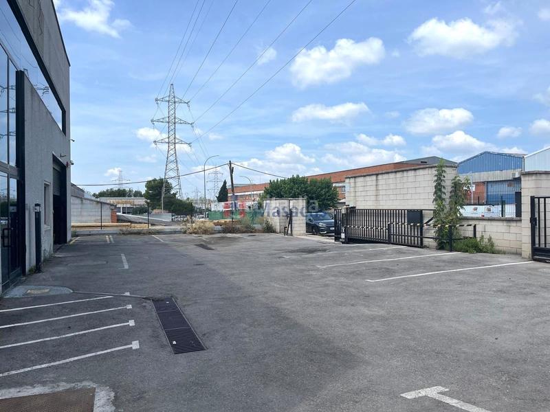 Foto 21b9c1e9-e02a-4123-ad77-254968646d4f. Lloguer nau industrial a Can Vallhonrat Rubí