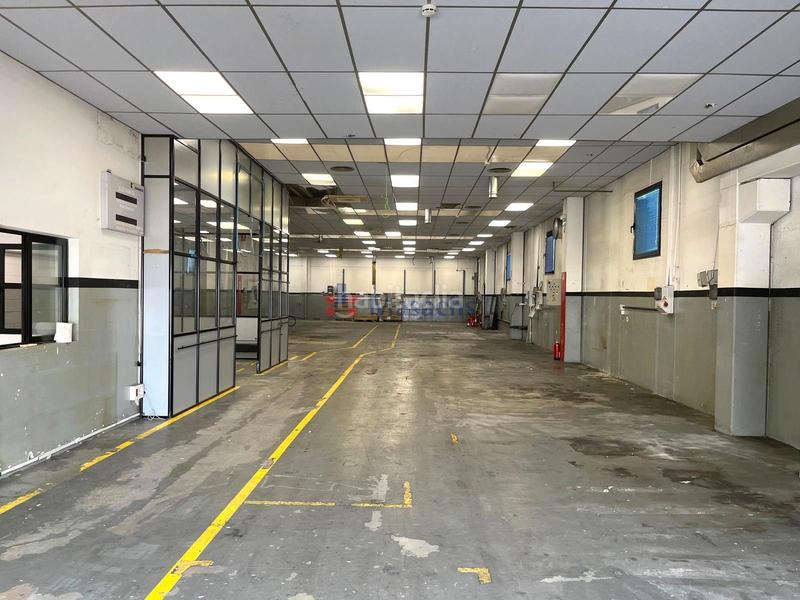 Foto 88b67e47-1e24-4aab-a904-ec820f668369. Lloguer nau industrial a Can Vallhonrat Rubí