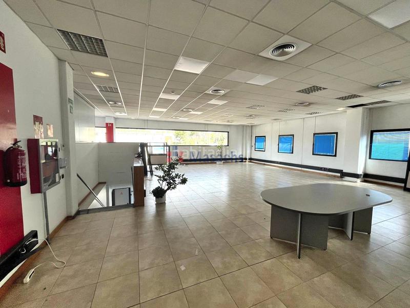 Foto c39ea11e-3664-4df6-b8c9-0cb068fe513b. Lloguer nau industrial a Can Vallhonrat Rubí