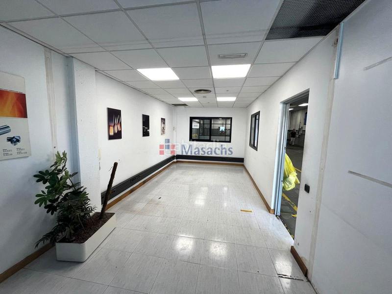 Foto 687d2143-103f-4867-b77e-3f89e4d3a3d5. Location bâtiment à usage industriel dans Can Vallhonrat Rubí